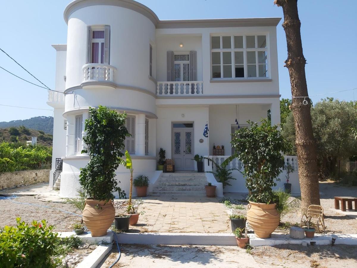 Tower Traditional Pool Villa 클레마스티 외부 사진
